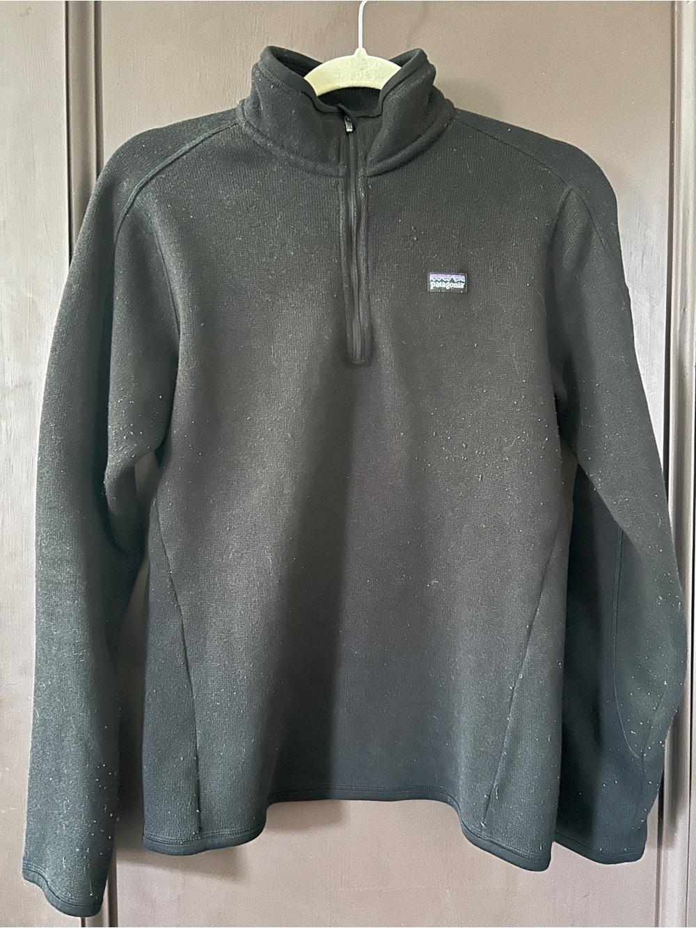 Patagonia quarter zip black